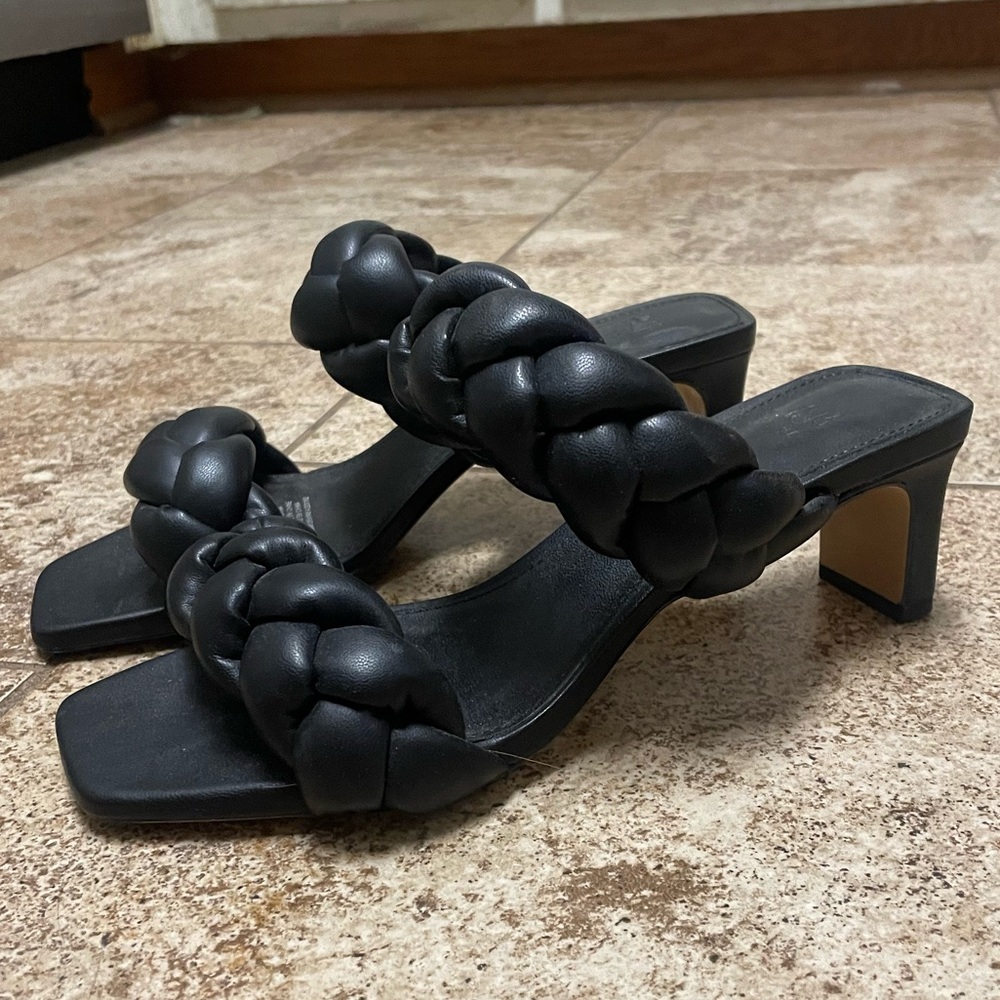 Black sandal H & M 37